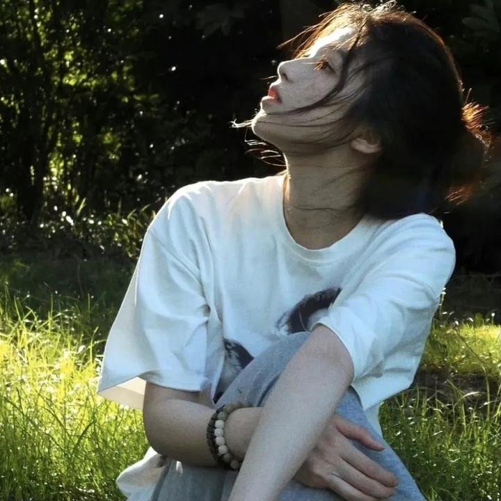 美女你也不想地球毁灭吧